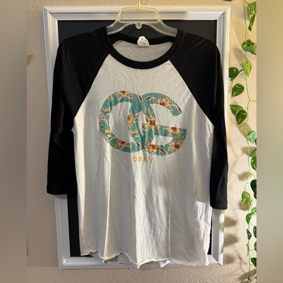 Obey Black and White Crew Neck Tee - Picture 1 of 3